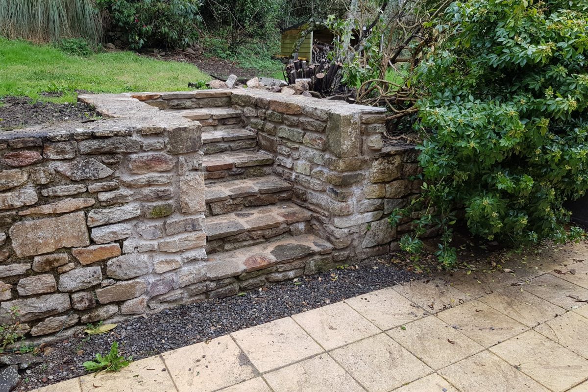 Reprise de murs en pierres à Quimper — Guilbaud